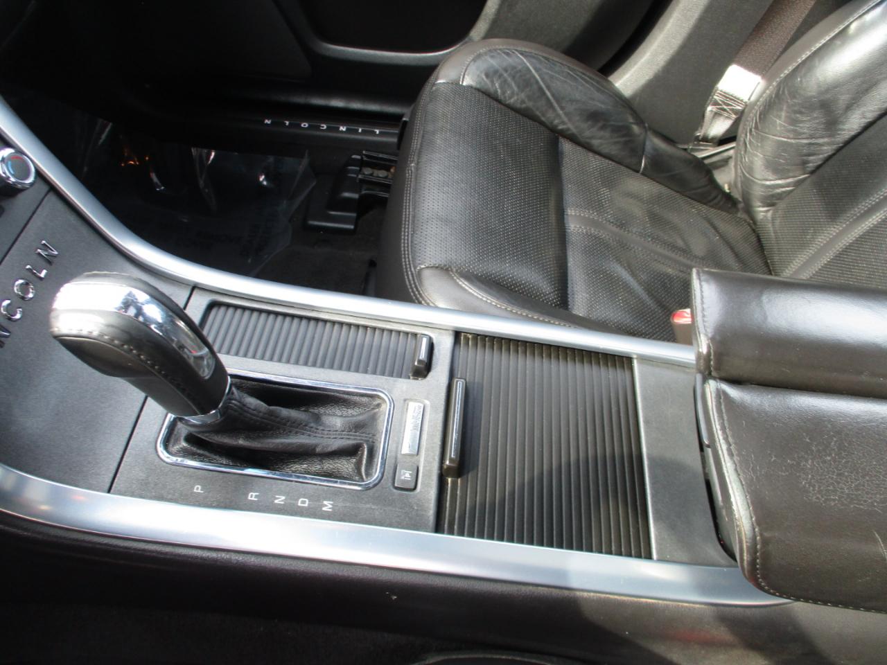 Lincoln MKS 4dr Sdn 3.5L AWD w/EcoBoost 2010