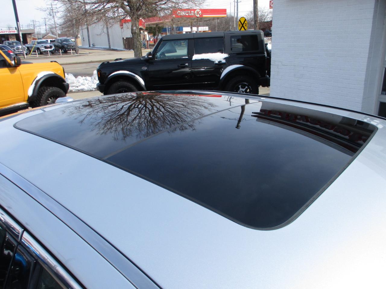 Lincoln MKS 4dr Sdn 3.5L AWD w/EcoBoost 2010