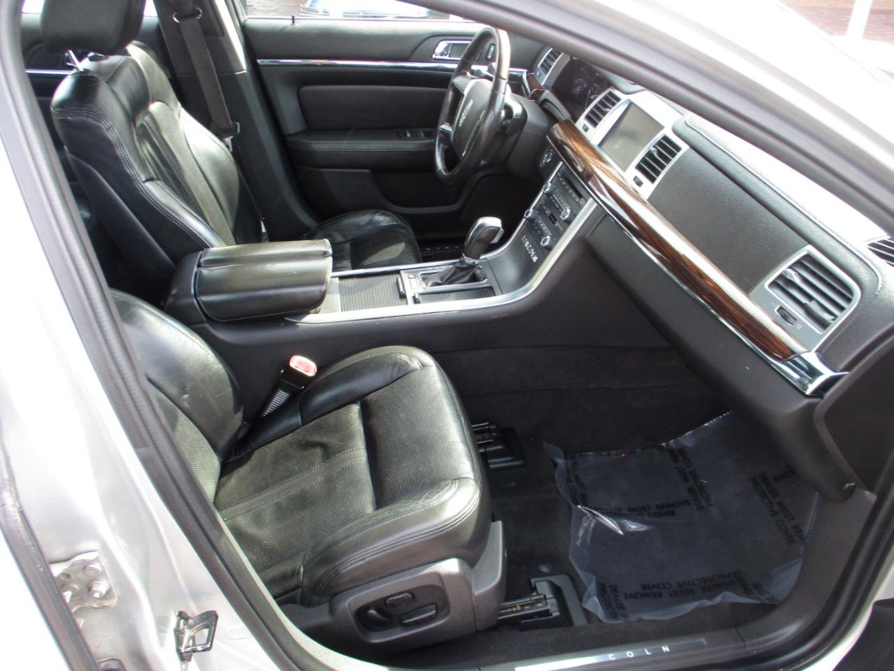 Lincoln MKS 4dr Sdn 3.5L AWD w/EcoBoost 2010