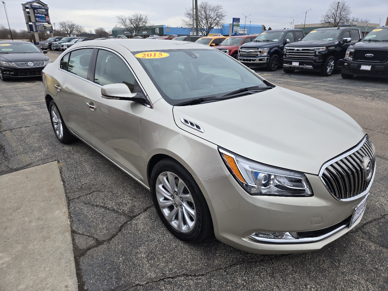 Buick LaCrosse 4dr Sdn Leather FWD 2015