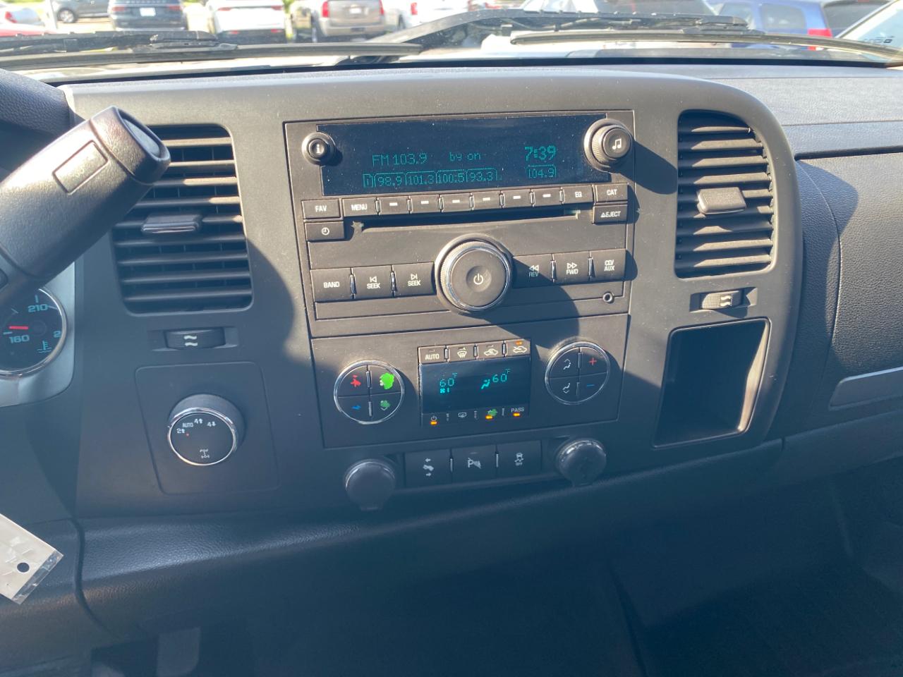 Chevrolet Silverado 1500 4WD Crew Cab 143.5" LT 2012