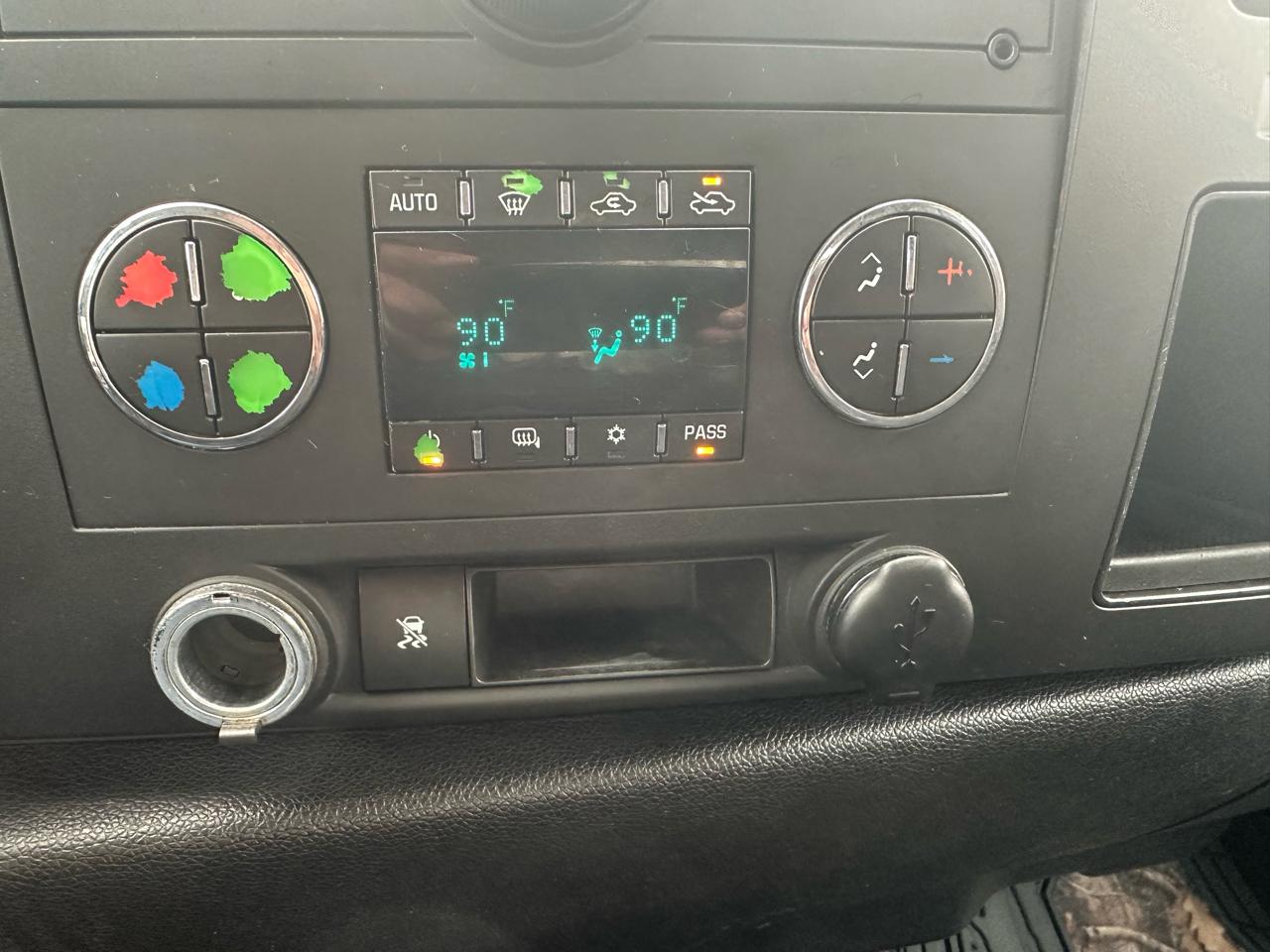 Chevrolet Silverado 1500 4WD Crew Cab 143.5" LT 2010