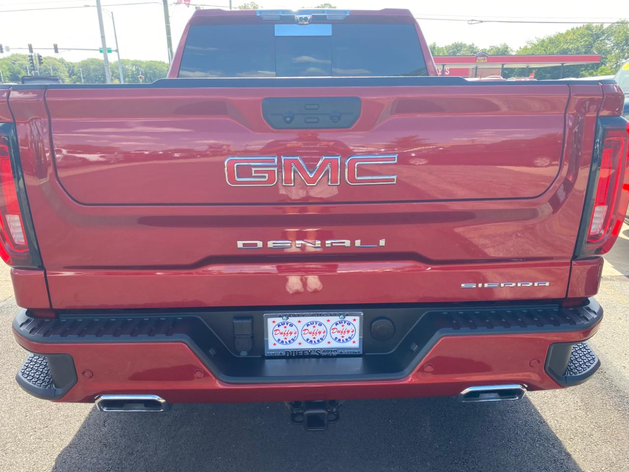 GMC Sierra 1500 4WD Crew Cab 147" Denali 2024