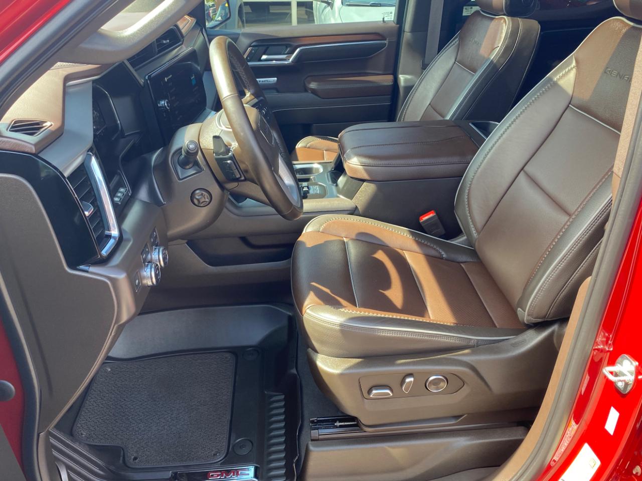 GMC Sierra 1500 4WD Crew Cab 147" Denali 2024
