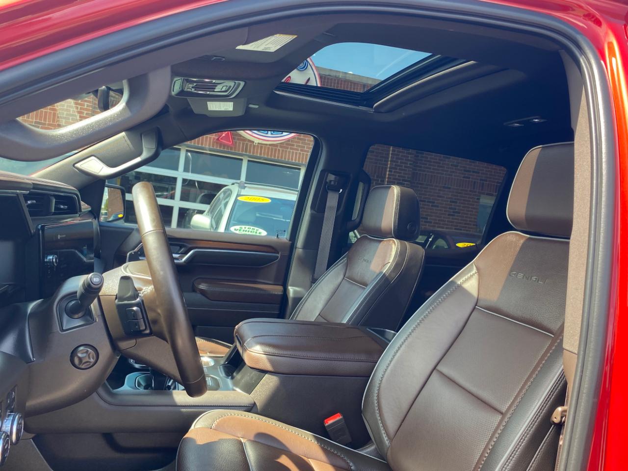 GMC Sierra 1500 4WD Crew Cab 147" Denali 2024