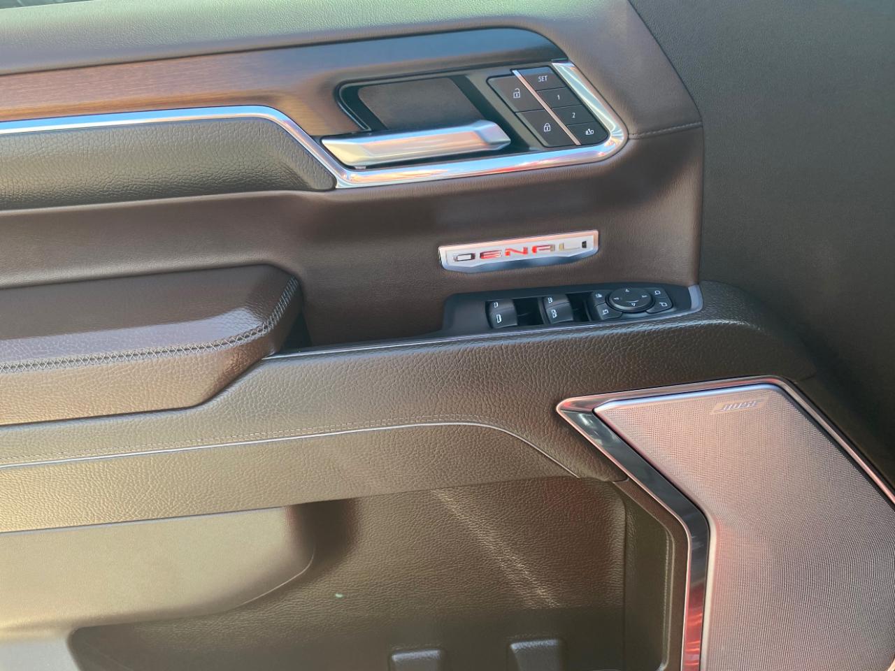 GMC Sierra 1500 4WD Crew Cab 147" Denali 2024