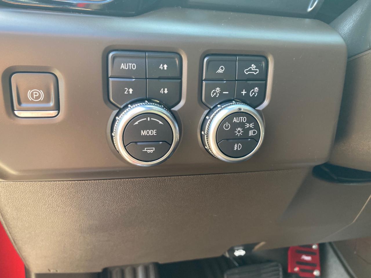 GMC Sierra 1500 4WD Crew Cab 147" Denali 2024