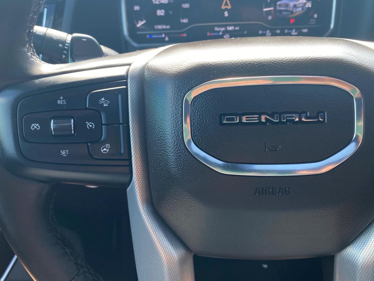 GMC Sierra 1500 4WD Crew Cab 147" Denali 2024