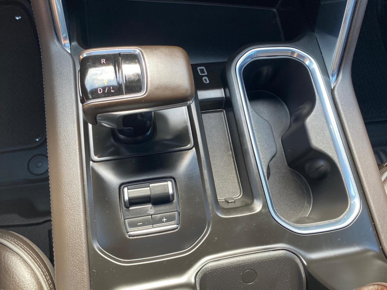 GMC Sierra 1500 4WD Crew Cab 147" Denali 2024