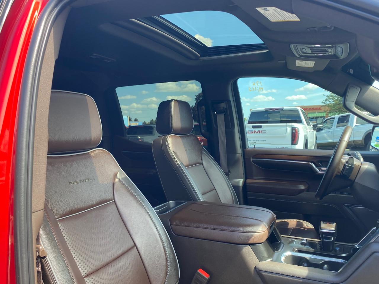 GMC Sierra 1500 4WD Crew Cab 147" Denali 2024