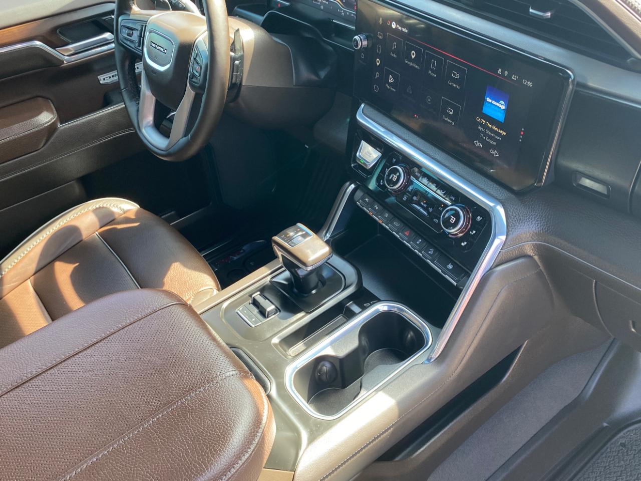 GMC Sierra 1500 4WD Crew Cab 147" Denali 2024