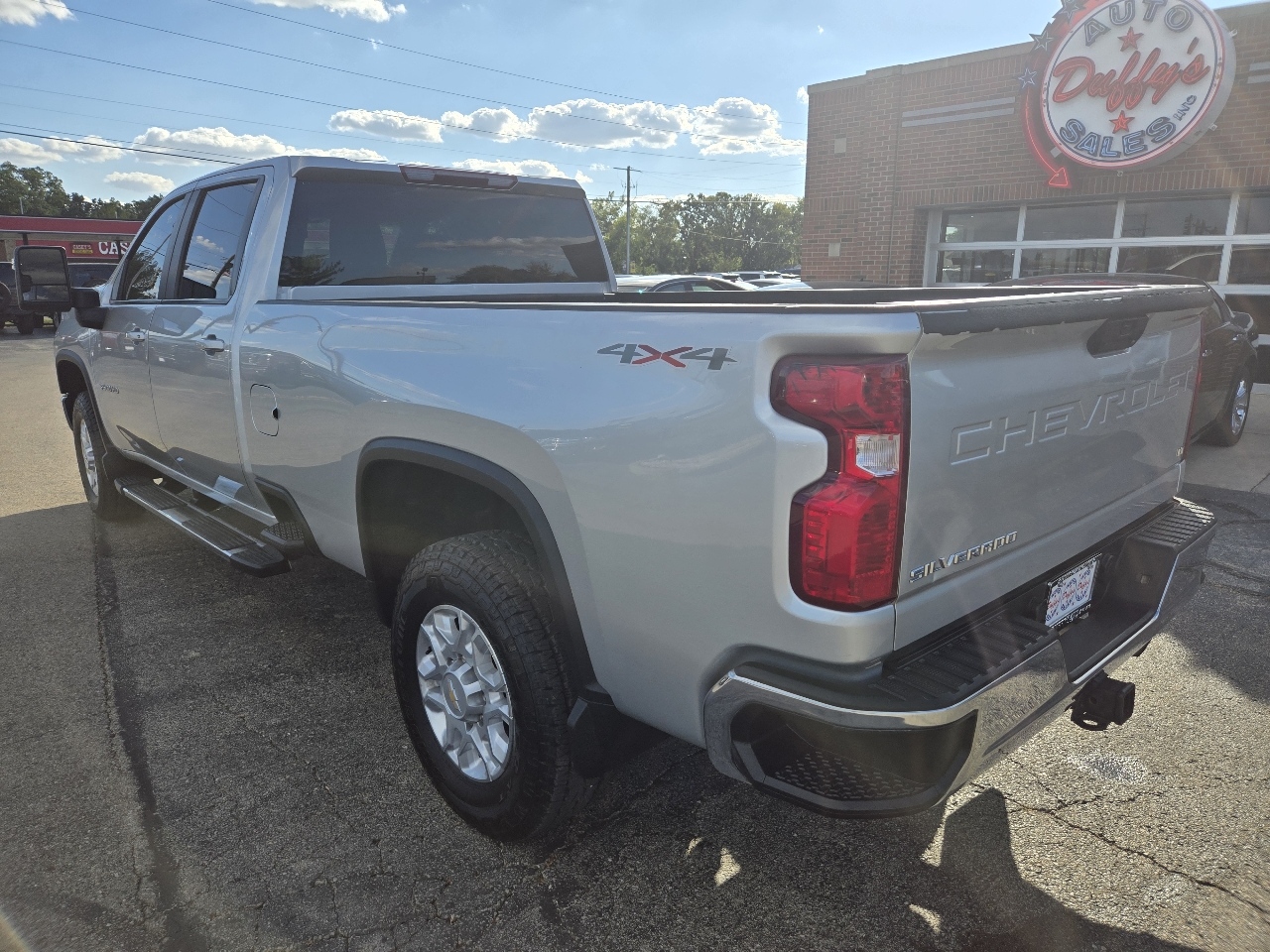 2021 Chevrolet Silverado 3500HD LT photo 4