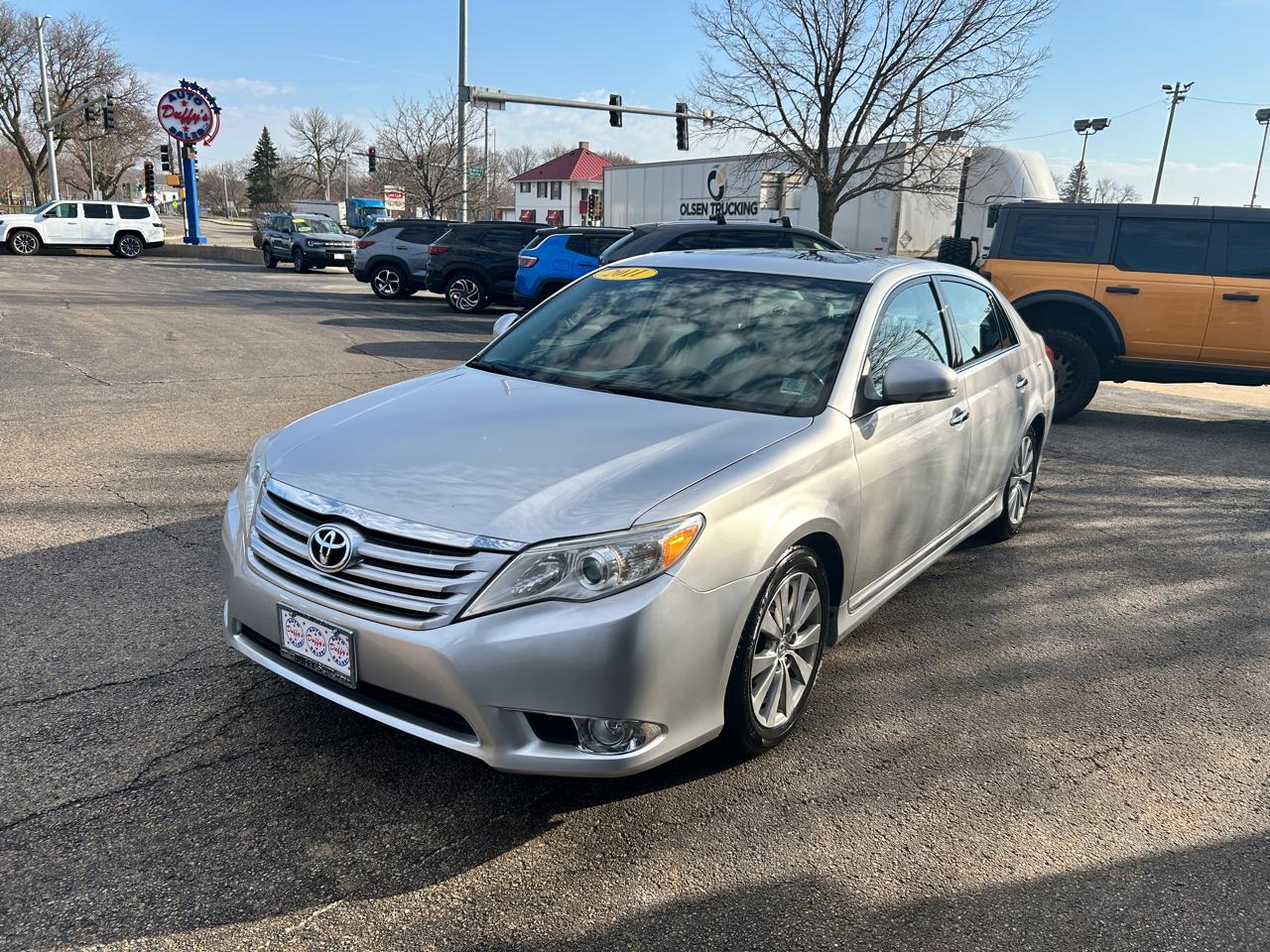 Toyota Avalon 4dr Sdn (Natl) 2011