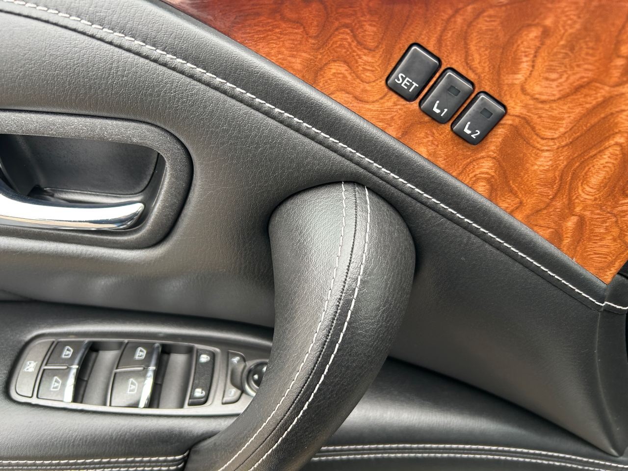 Infiniti QX80 AWD 2017