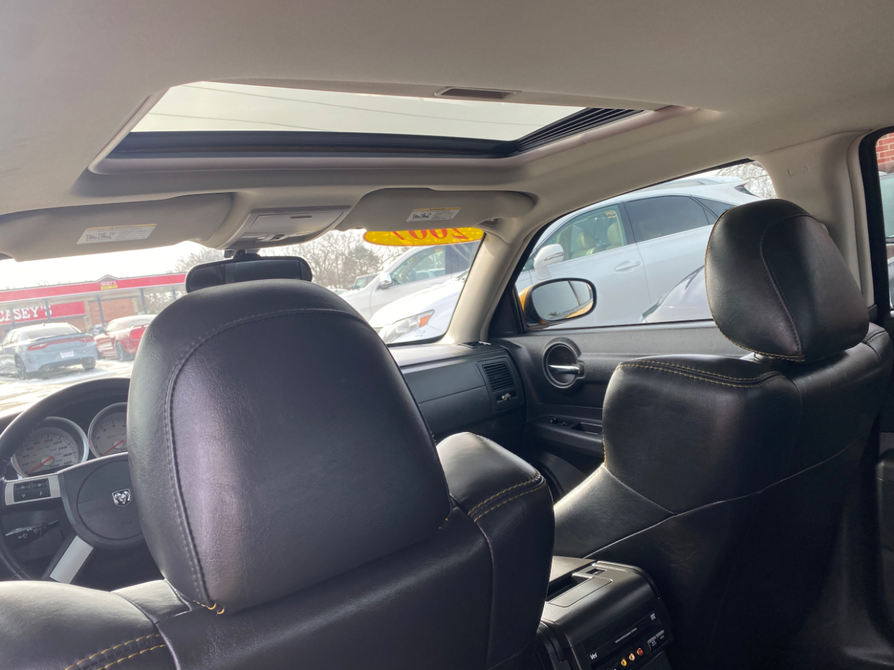 Dodge Charger 4dr Sdn 5-Spd Auto SRT8 RWD 2007