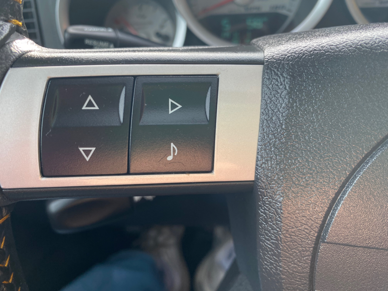 Dodge Charger 4dr Sdn 5-Spd Auto SRT8 RWD 2007