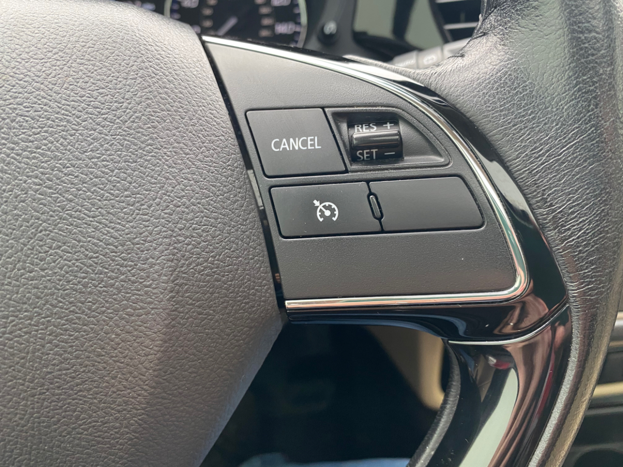 Mitsubishi Outlander SEL S-AWC 2017