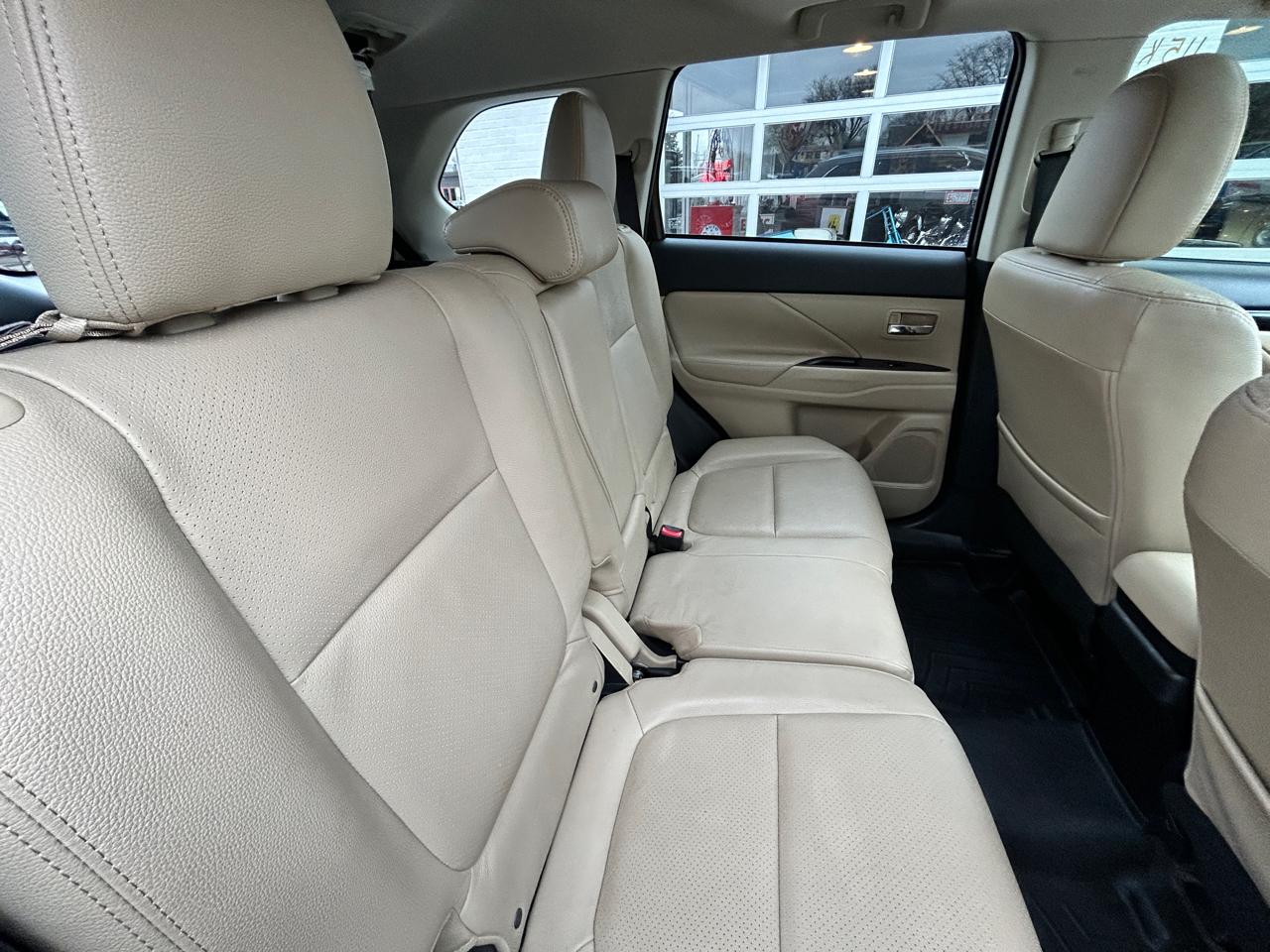 Mitsubishi Outlander SEL S-AWC 2017