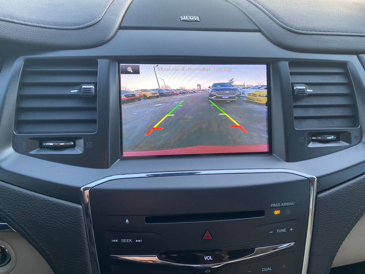 Lincoln MKS 4dr Sdn 3.7L AWD 2015