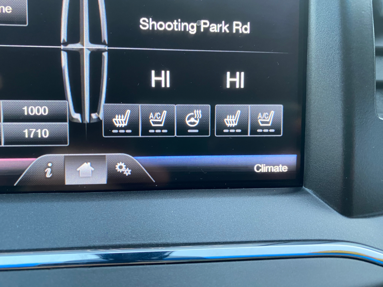 Lincoln MKS 4dr Sdn 3.7L AWD 2015