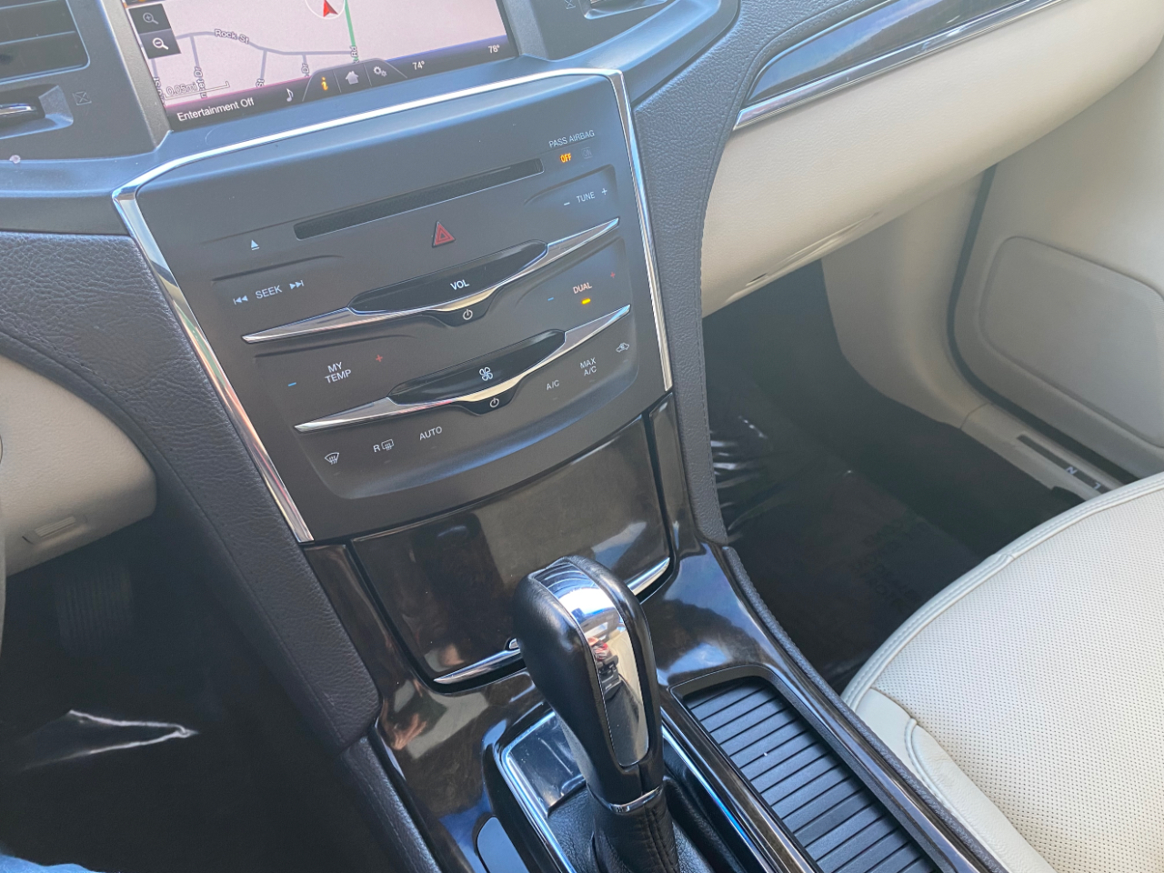 Lincoln MKS 4dr Sdn 3.7L AWD 2015