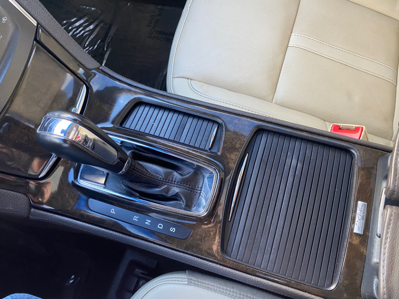 Lincoln MKS 4dr Sdn 3.7L AWD 2015