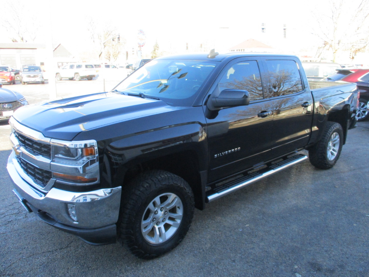 Chevrolet Silverado 1500 4WD Crew Cab 143.5" LT w/1LT 2017