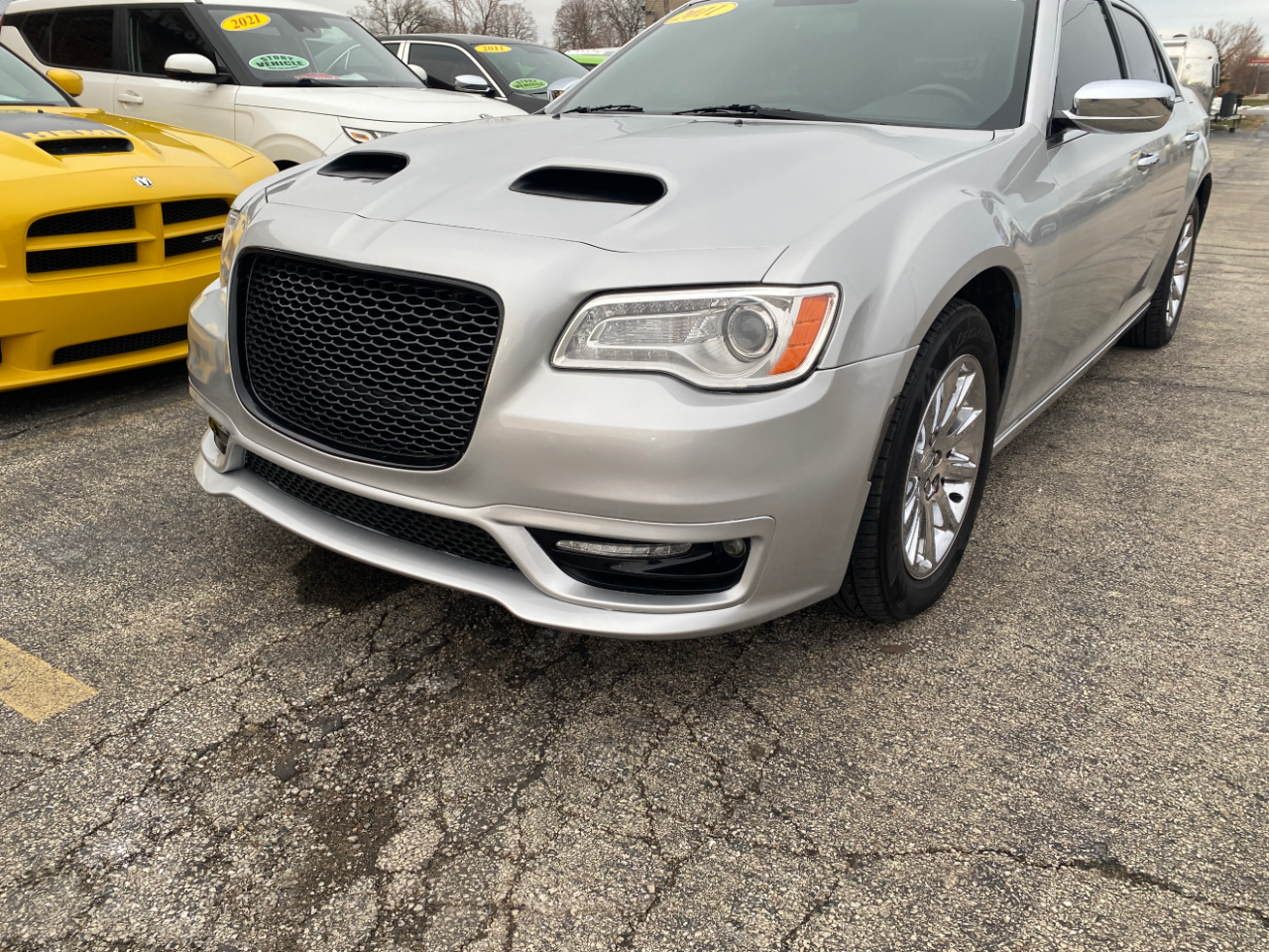 Chrysler 300 4dr Sdn Limited RWD 2011
