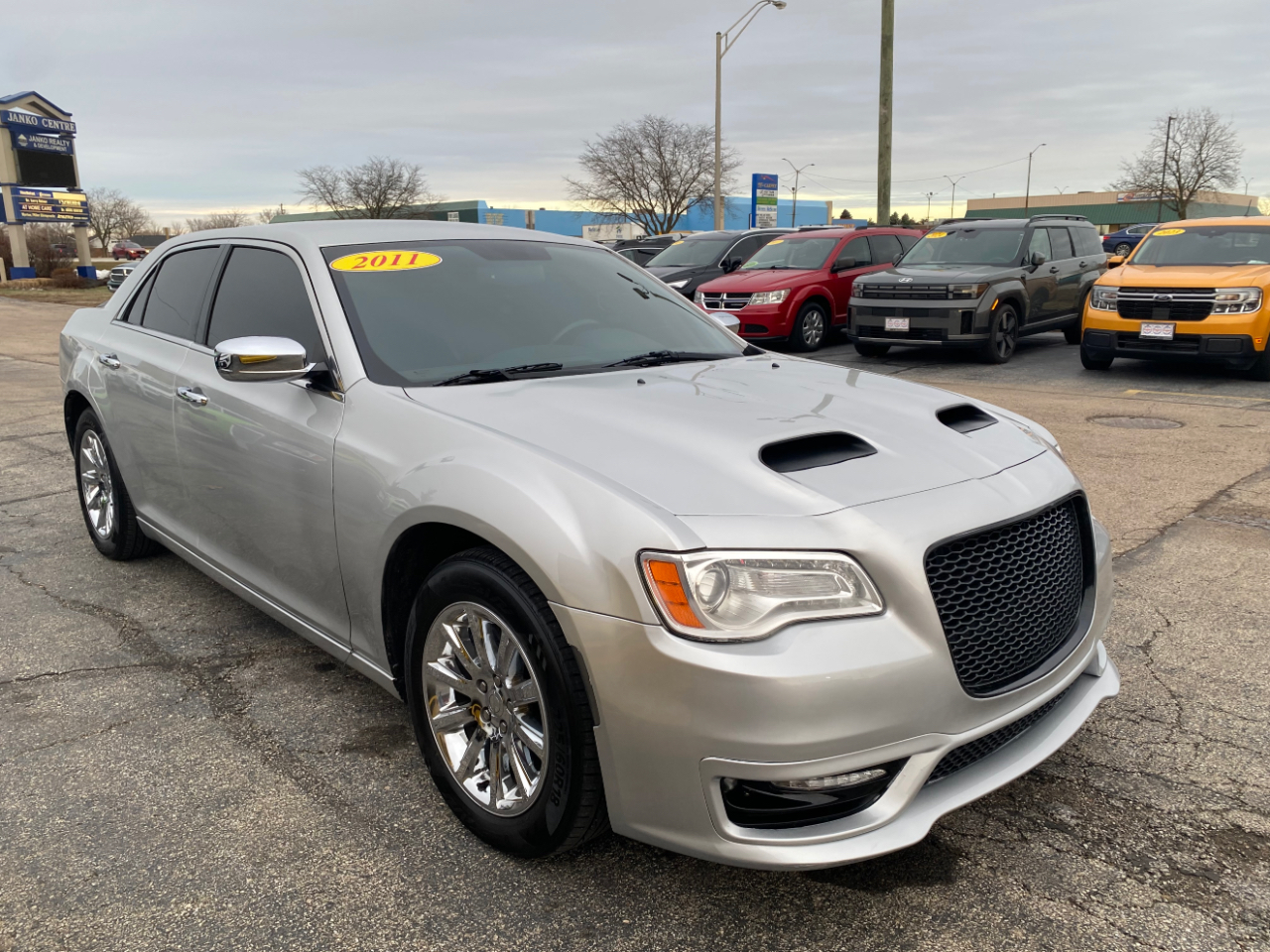 Chrysler 300 4dr Sdn Limited RWD 2011