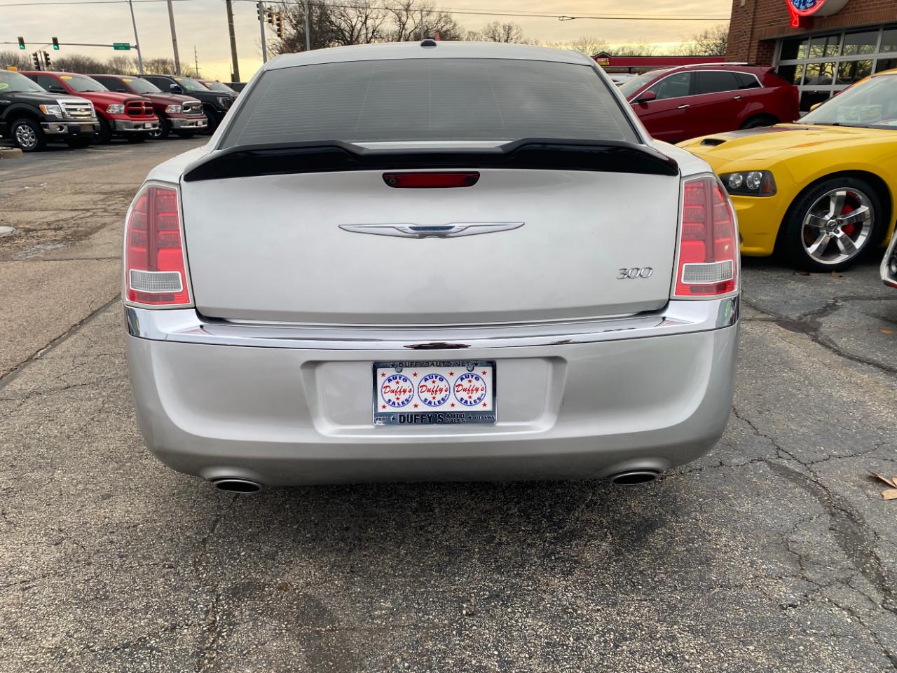 Chrysler 300 4dr Sdn Limited RWD 2011