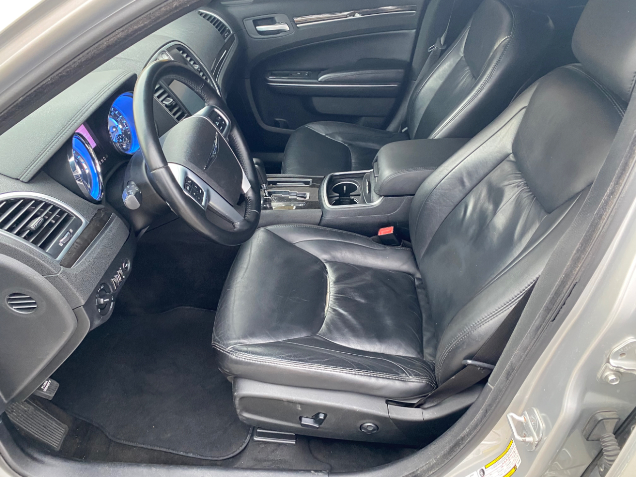 Chrysler 300 4dr Sdn Limited RWD 2011