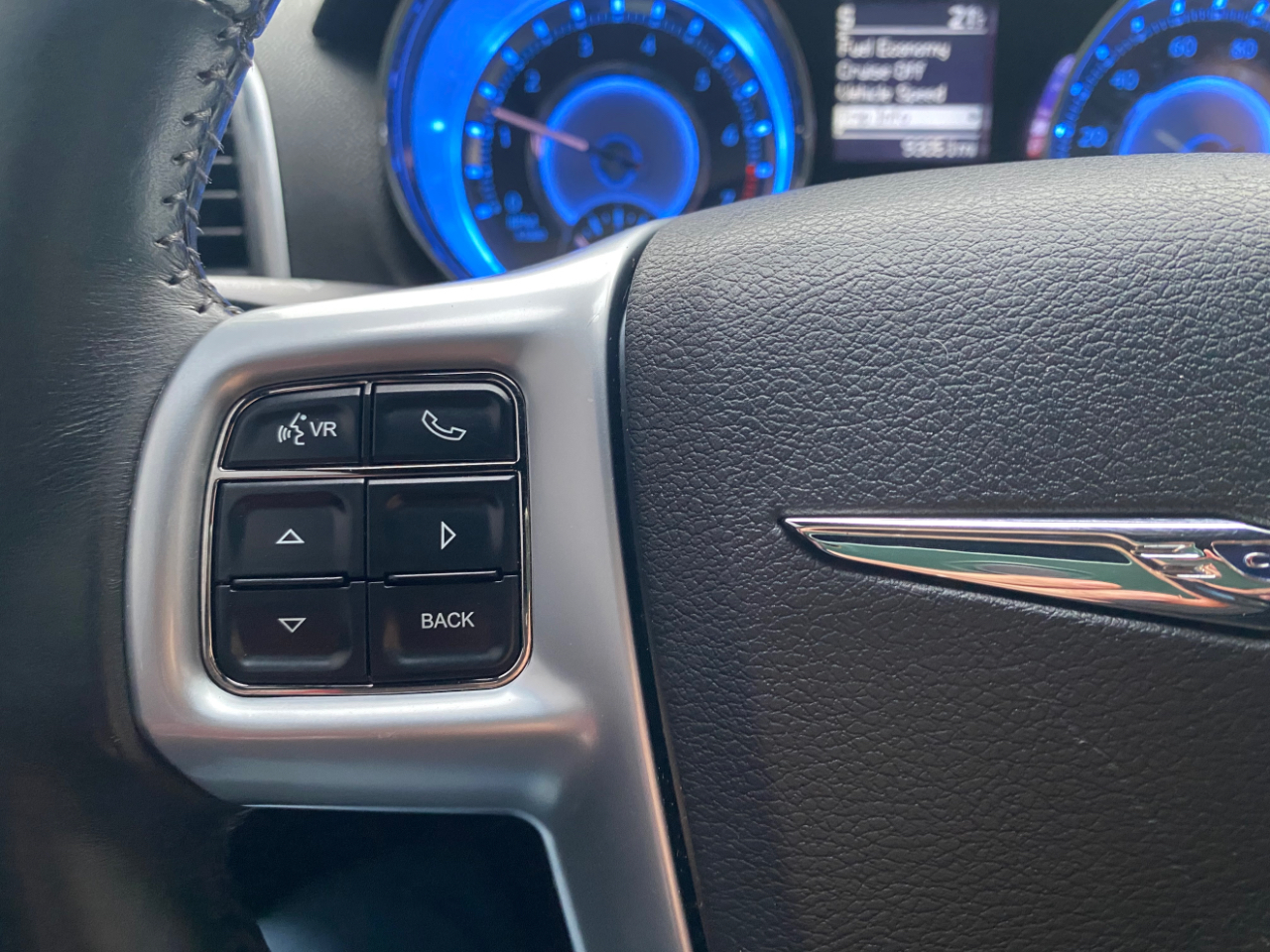 Chrysler 300 4dr Sdn Limited RWD 2011