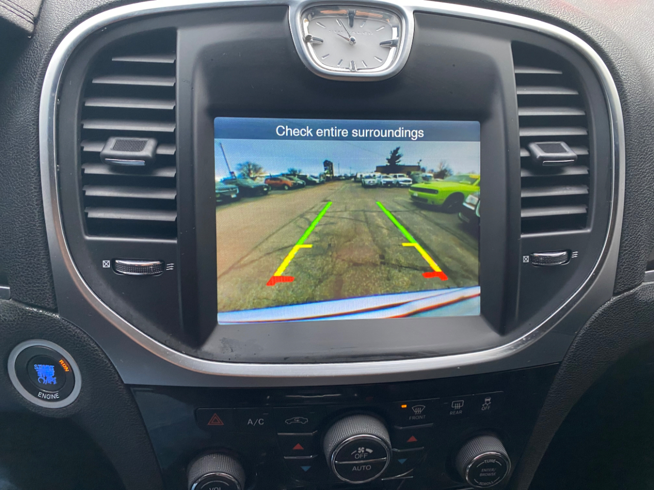 Chrysler 300 4dr Sdn Limited RWD 2011