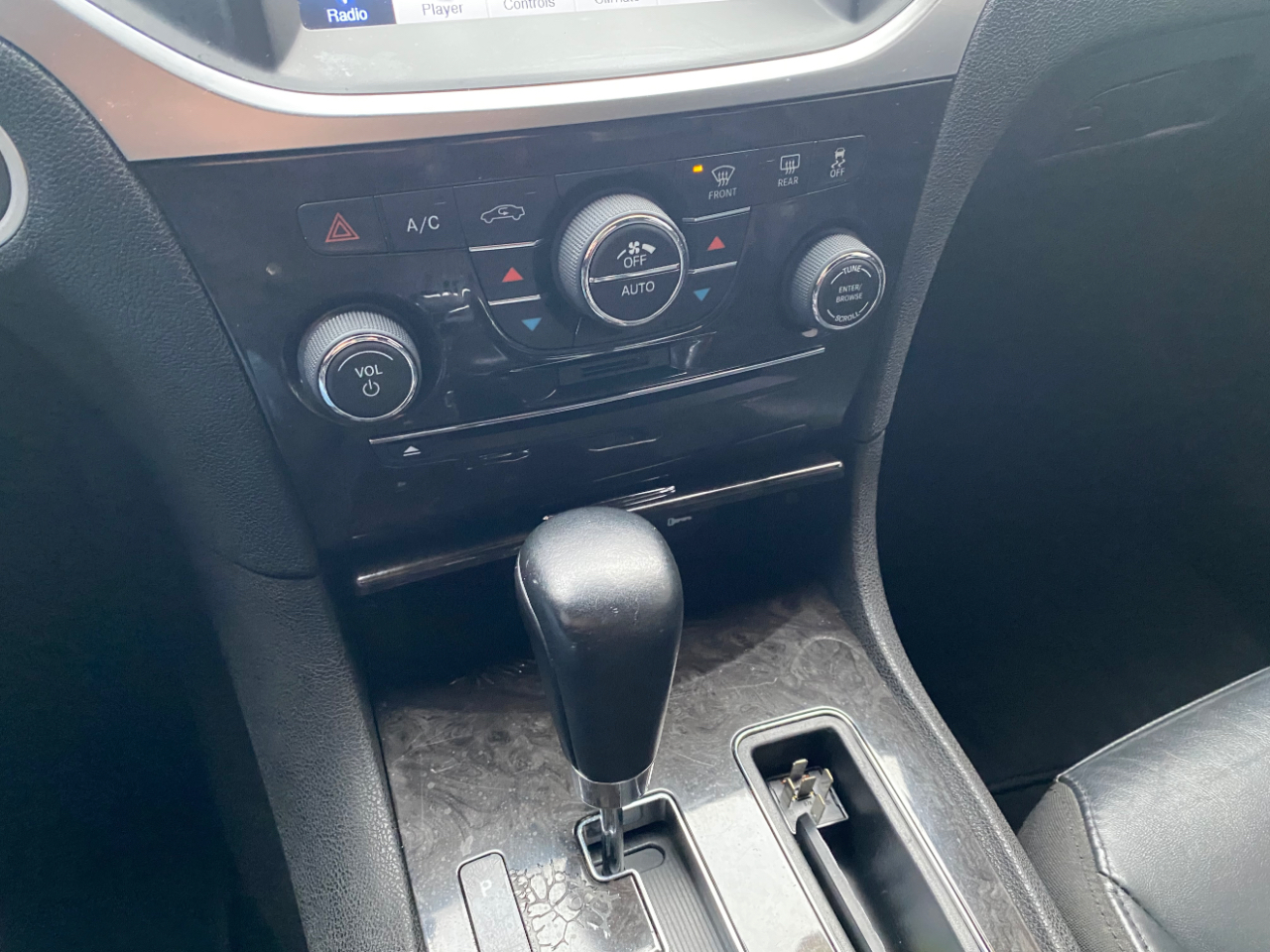 Chrysler 300 4dr Sdn Limited RWD 2011