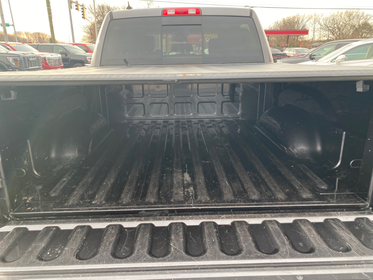RAM 1500 Laramie 4x4 Crew Cab 5'7" Box 2017