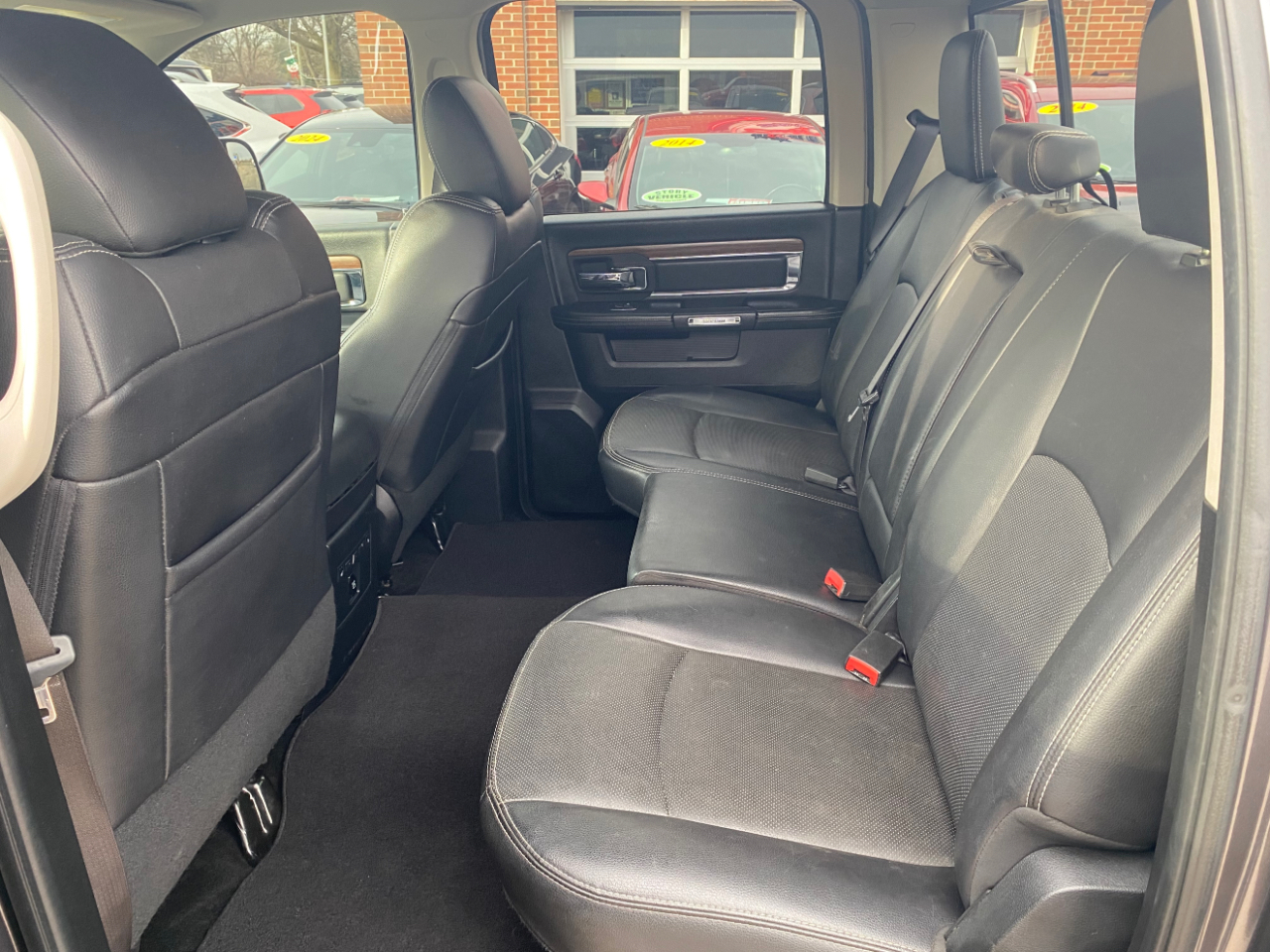 RAM 1500 Laramie 4x4 Crew Cab 5'7" Box 2017