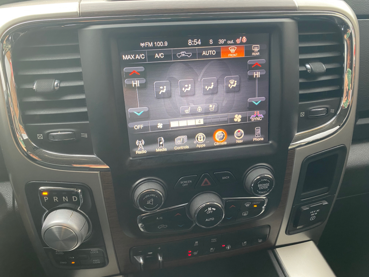 RAM 1500 Laramie 4x4 Crew Cab 5'7" Box 2017