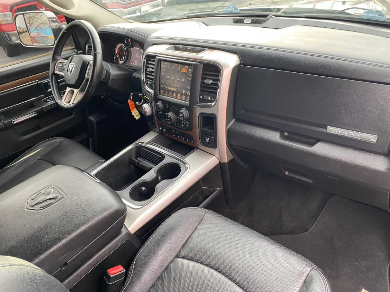 RAM 1500 Laramie 4x4 Crew Cab 5'7" Box 2017