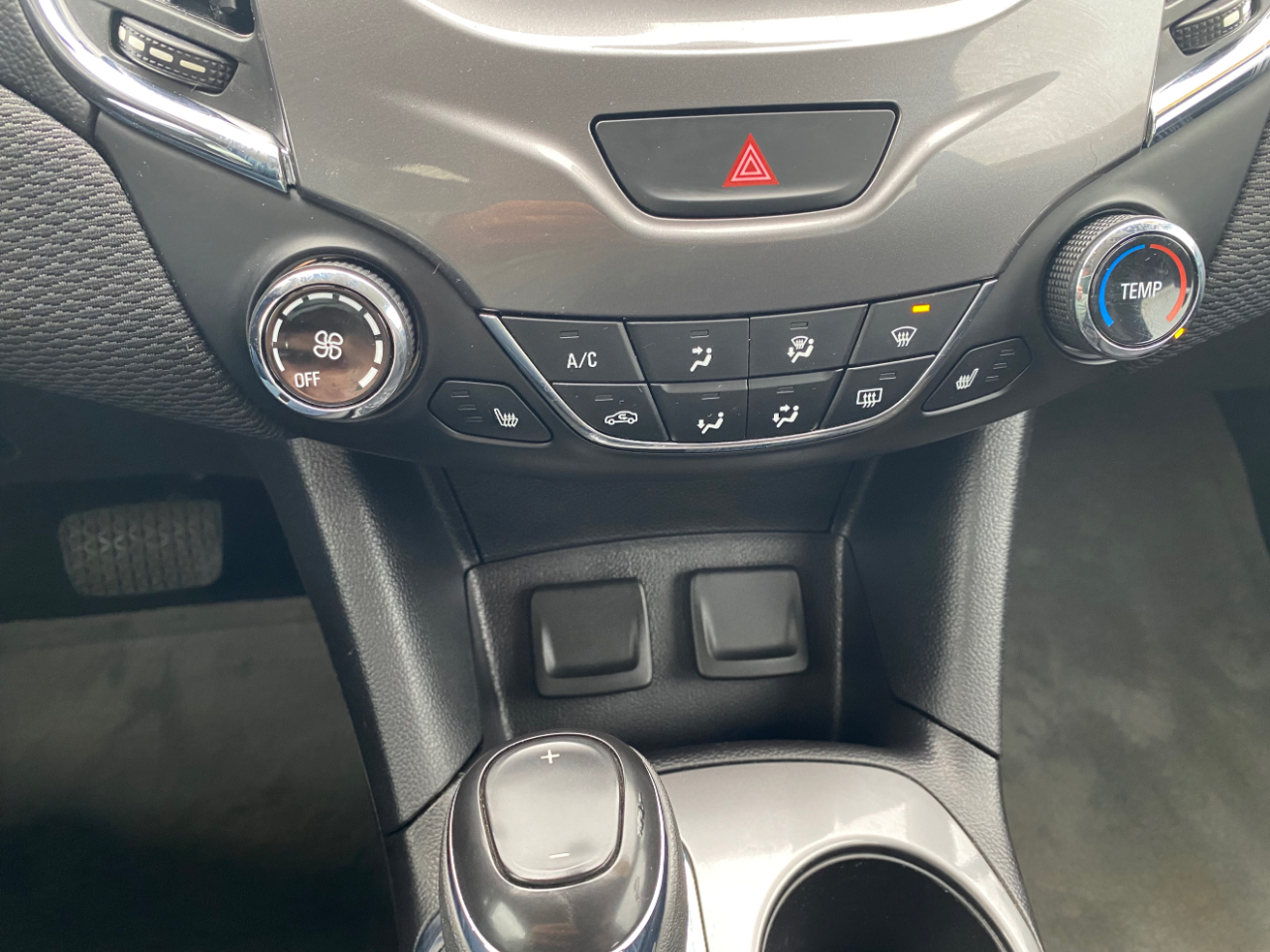 Chevrolet Cruze 4dr Sdn 1.4L LT w/1SD 2017