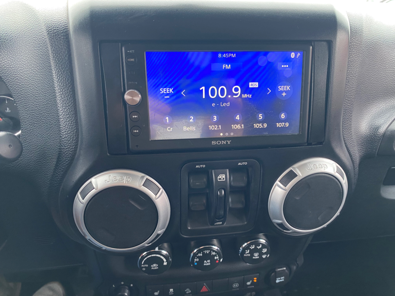 Jeep Wrangler Unlimited 4WD 4dr Sahara 2012