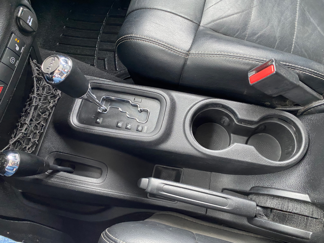 Jeep Wrangler Unlimited 4WD 4dr Sahara 2012