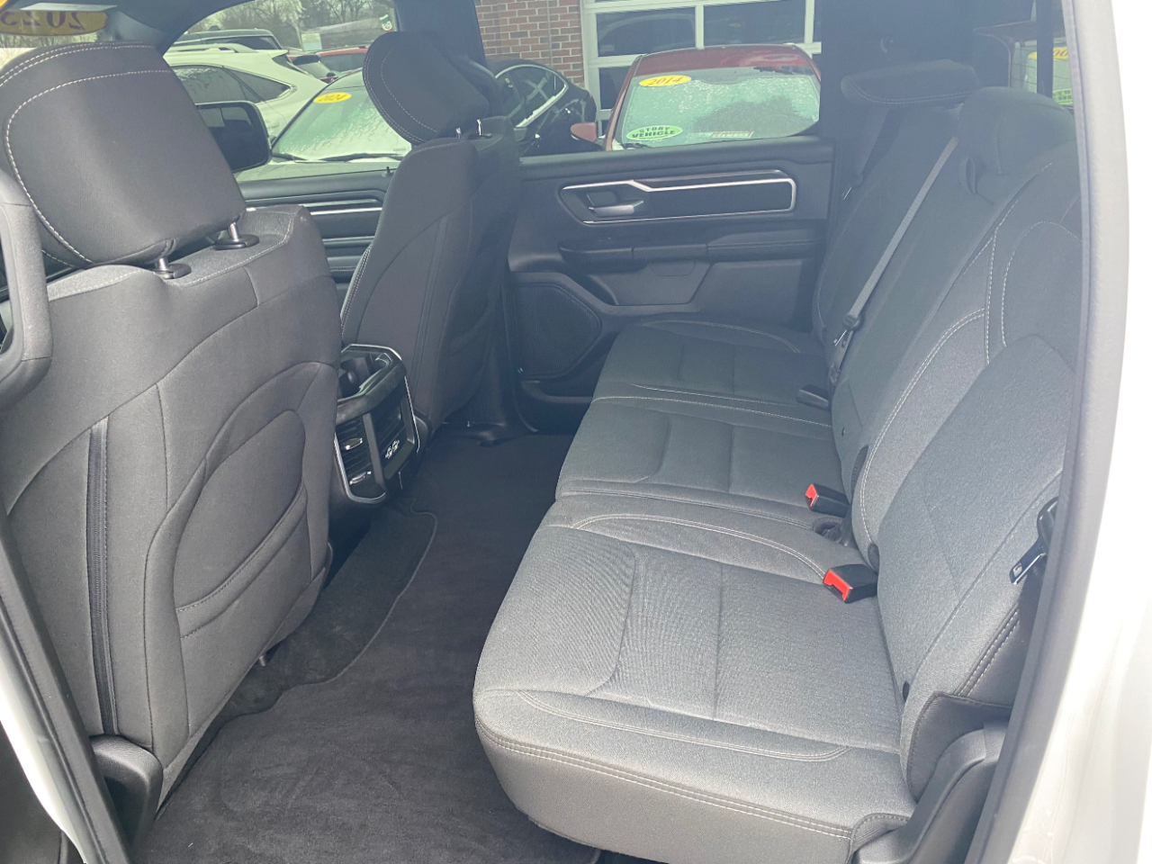 RAM 1500 Big Horn 4x4 Crew Cab 6'4" Box 2023