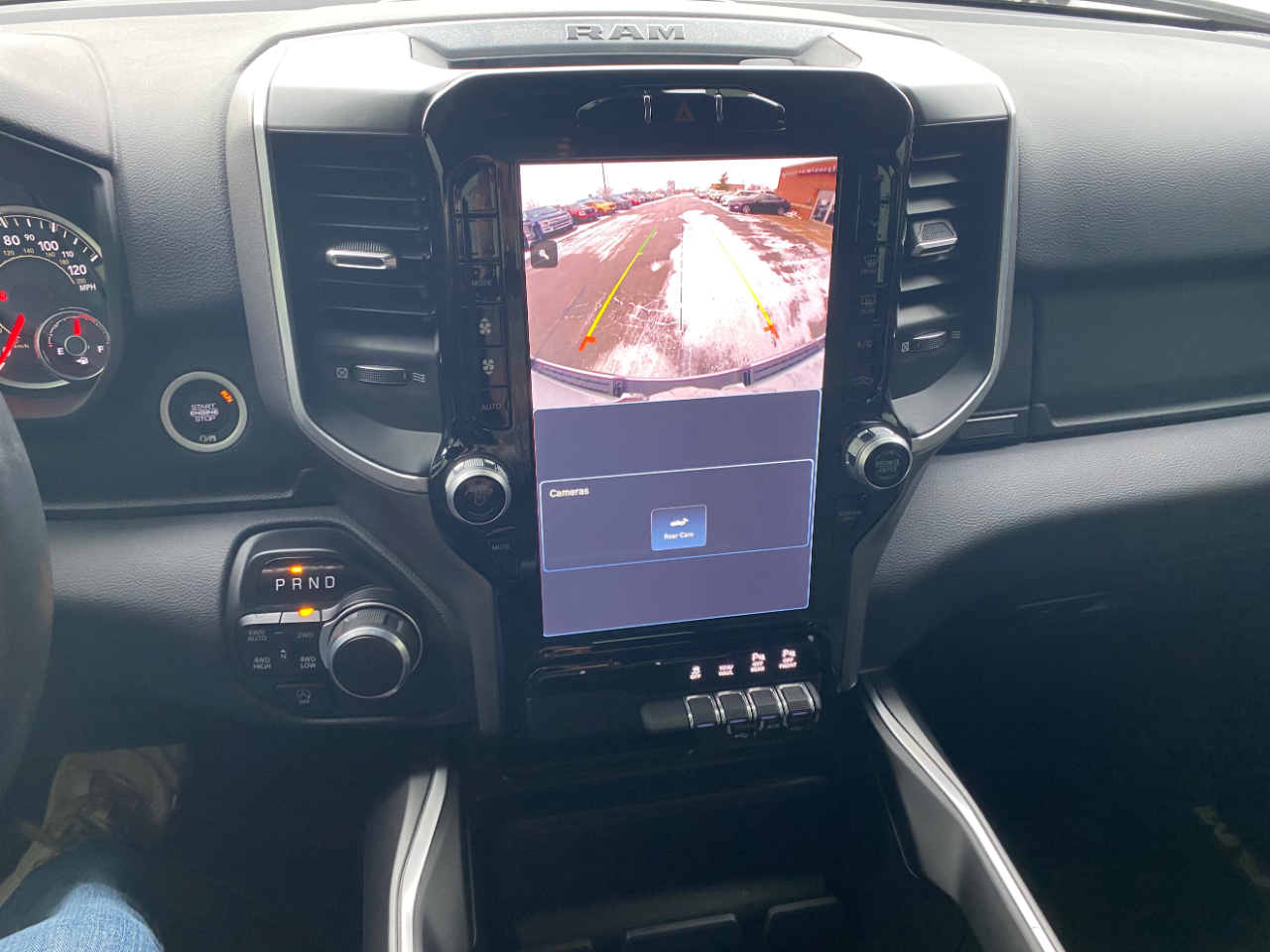 RAM 1500 Big Horn 4x4 Crew Cab 6'4" Box 2023