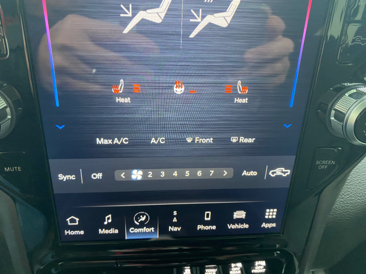 RAM 1500 Big Horn 4x4 Crew Cab 6'4" Box 2023