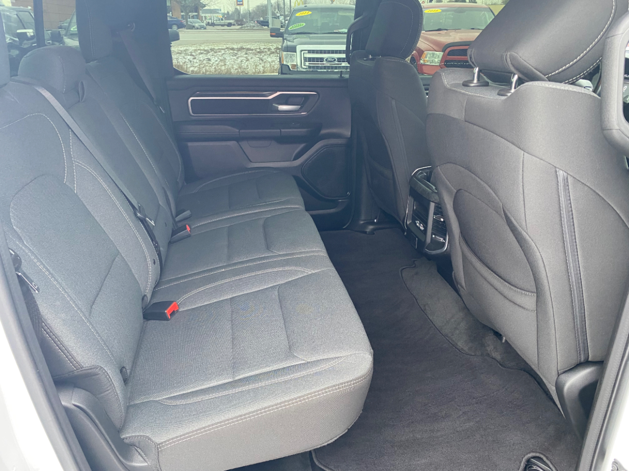 RAM 1500 Big Horn 4x4 Crew Cab 6'4" Box 2023