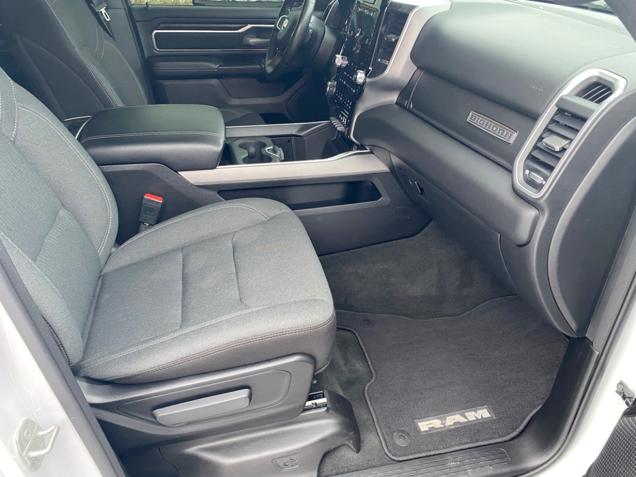 RAM 1500 Big Horn 4x4 Crew Cab 6'4" Box 2023