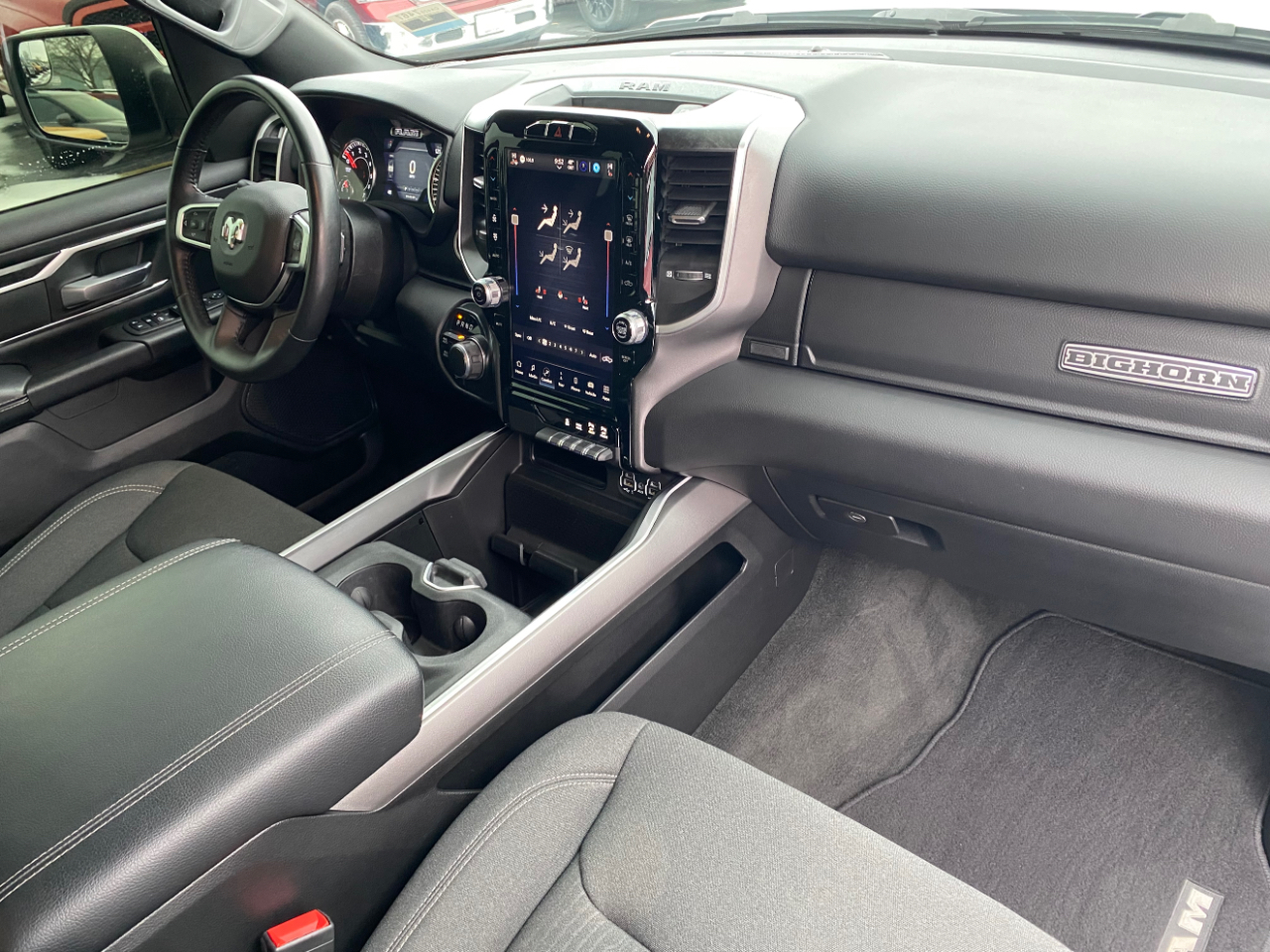 RAM 1500 Big Horn 4x4 Crew Cab 6'4" Box 2023