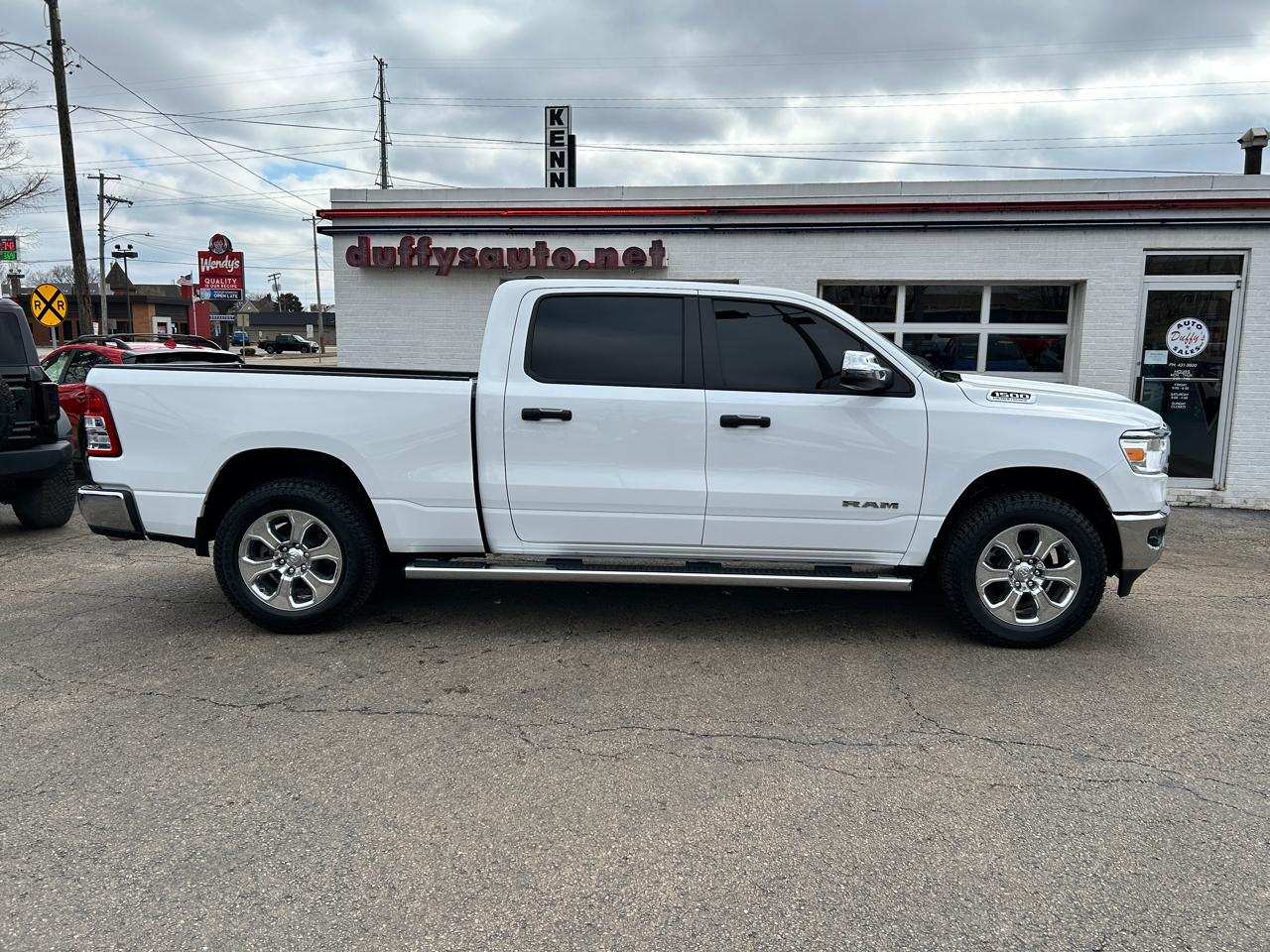 RAM 1500 Big Horn 4x4 Crew Cab 6'4" Box 2023