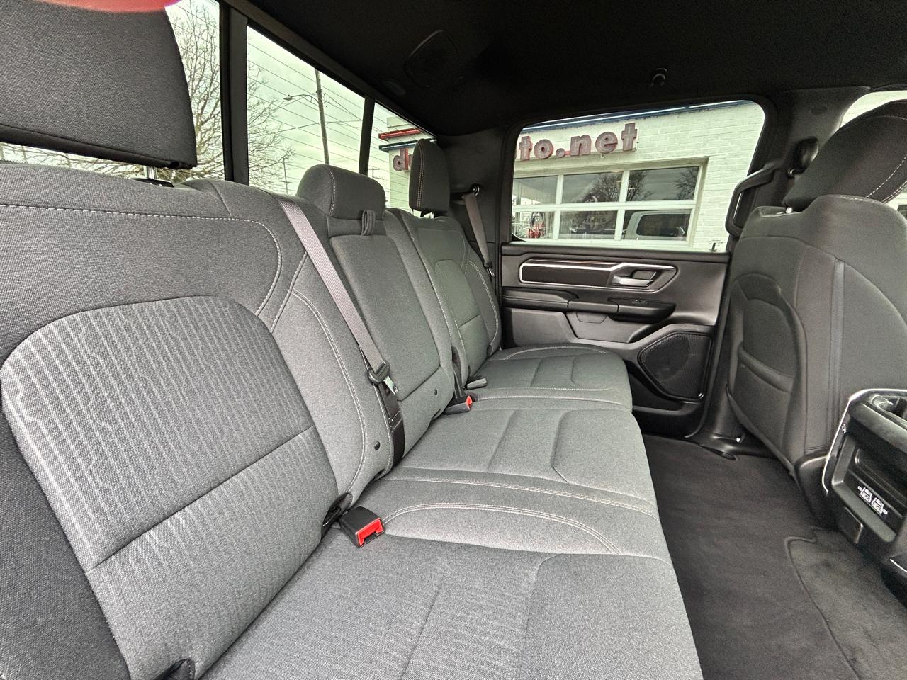 RAM 1500 Big Horn 4x4 Crew Cab 6'4" Box 2023