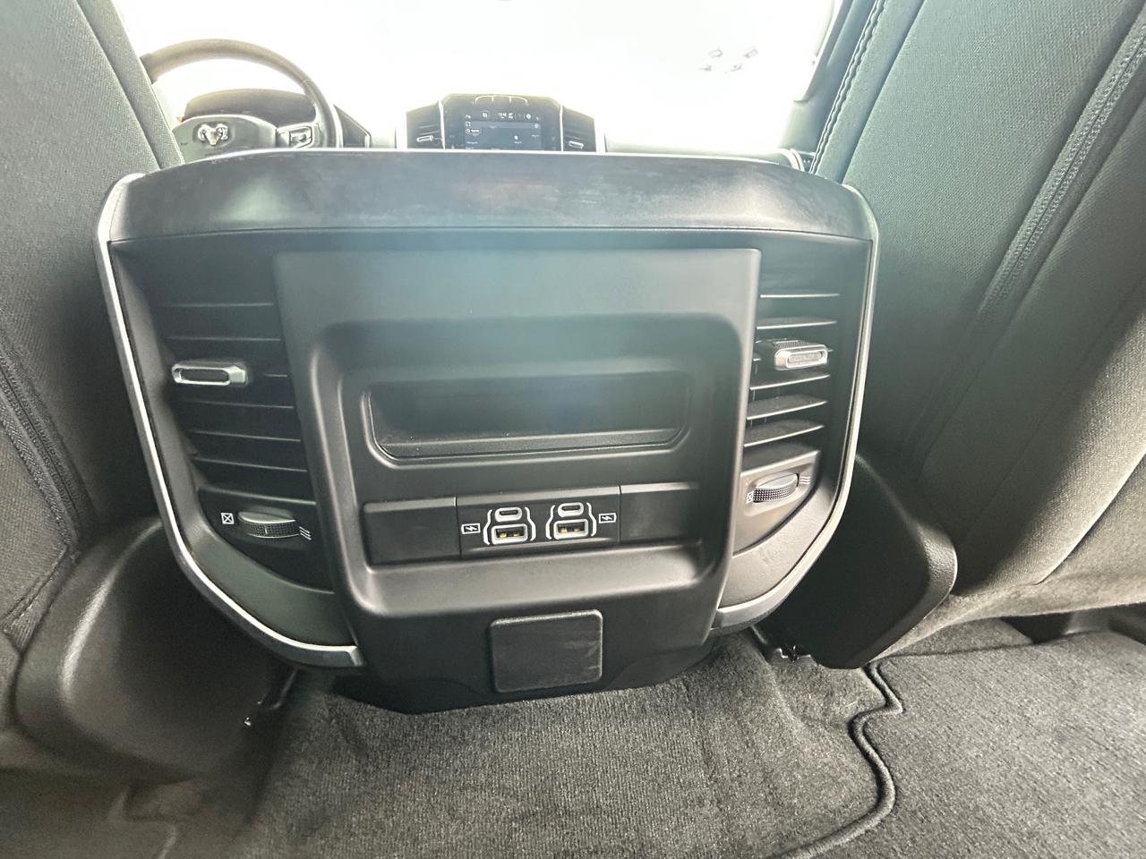 RAM 1500 Big Horn 4x4 Crew Cab 6'4" Box 2023